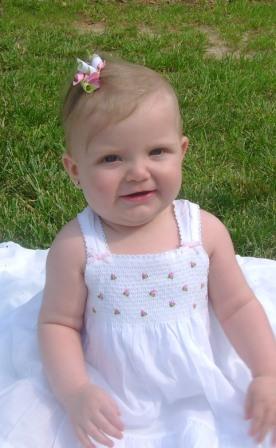 grippy korker hair bow on baby